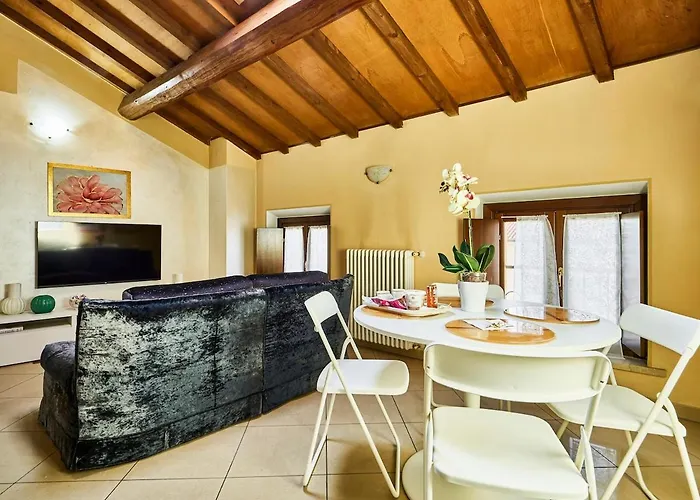 Small Luxury A Due Passi Dal Centro Daire