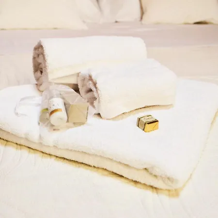 Small Luxury A Due Passi Dal Centro Apartment