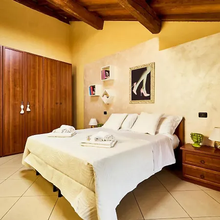 Small Luxury A Due Passi Dal Centro Apartment *