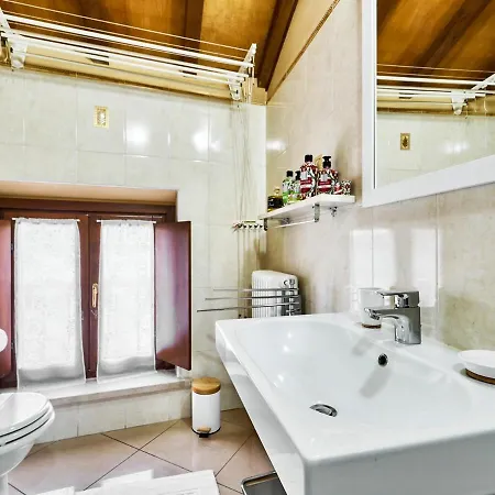 Small Luxury A Due Passi Dal Centro Apartment